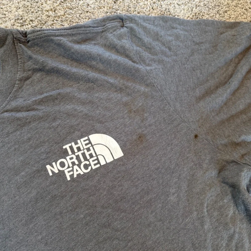 The North Face Mens Circular Design Graphic T-Shirt Dark Gray Heather Large L